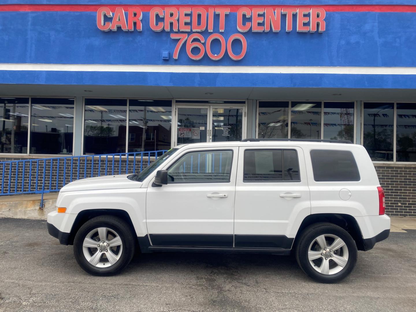 2014 WHITE Jeep Patriot Sport 4WD (1C4NJRBB2ED) with an 2.4L L4 DOHC 16V engine, located at 7600 S Western Ave., Chicago, IL, 60620, (773) 918-3980, 0.000000, 0.000000 - Photo#0